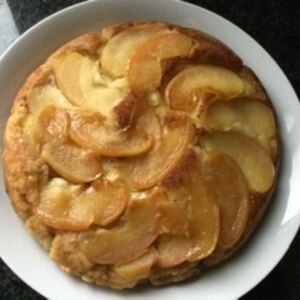 フライパンで作るハニーアップルケーキ